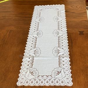 Vintage White Lace Table Runner